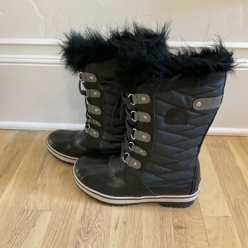 Sorel Black Fur-Lined Winter Boots Size 5